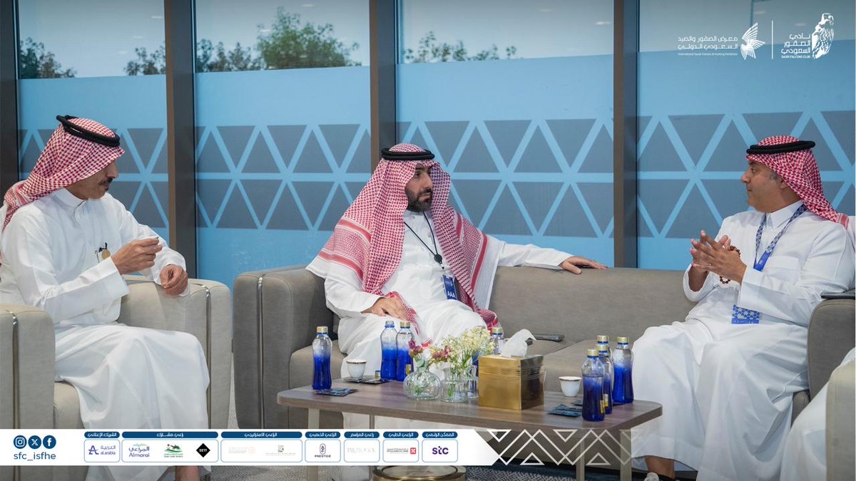 📸 | جانب من زيارة الرئيس التنفيذي لهيئة تطوير محمية الإمام تركي بن عبدالله الملكية (محمية الشمال) <a href="/ITBA_SA/">هيئة تطوير محمية الإمام تركي بن عبدالله الملكية</a> محمد الشعلان
لـ #معرض_الصقور_والصيد_السعودي_الدولي 2025

#عالم_يشبهك