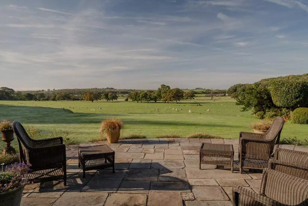 Nestled in the Vale of Glamorgan, this stunning Georgian home enjoys views across rolling countryside and woodland.  

📍How much? £1.95m
📍Where? St Hilary, The Vale of Glamorgan  

🔗Click here to take a look at the property: onthemarket.com/details/169432…