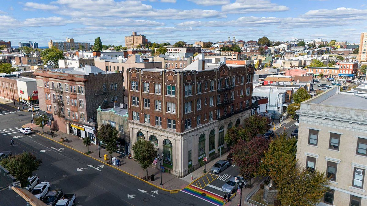Two pre-war buildings in Bayonne and West New York have sold for a combined $6.5M. CBRE says the deal reflects demand for well-located multifamily with rental upside: buff.ly/v12POYg