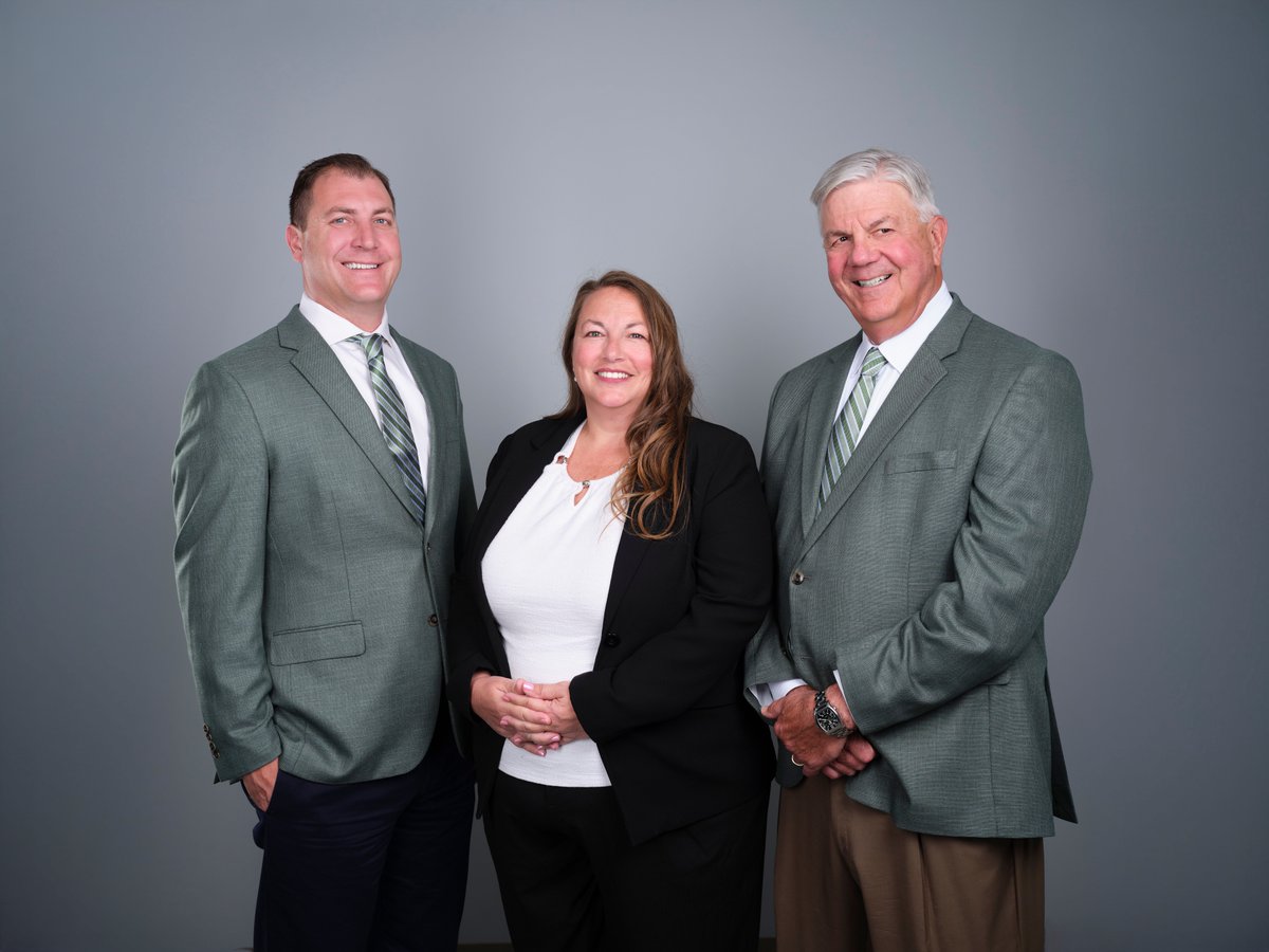 CountOnGreen's tweet photo. Your Personal Injury Team 🤜🤛

Call 877-GREEN4U or visit us online at https://t.co/xxxIA12rDo for your FREE case review.

You can ALWAYS #CountOnGreen 💚

 #TeamGreenLaw #CountOnGreen #PersonalInjuryLawyer #IndianaLawyer #FreeCaseReview https://t.co/FPUYx4WmC8