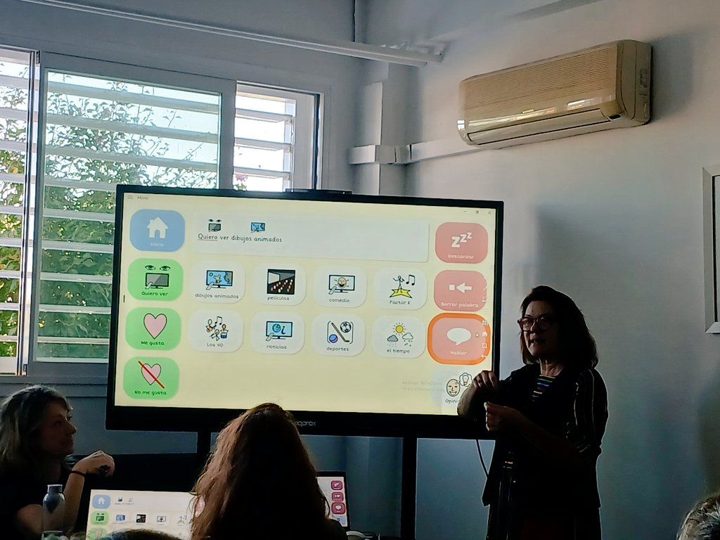 Aprendiendo a utilizar los SAAC con Setefilla López con sus interesantes ejemplos y estrategias. 
<a href="/CEPdeSevilla/">CEP de Sevilla</a>