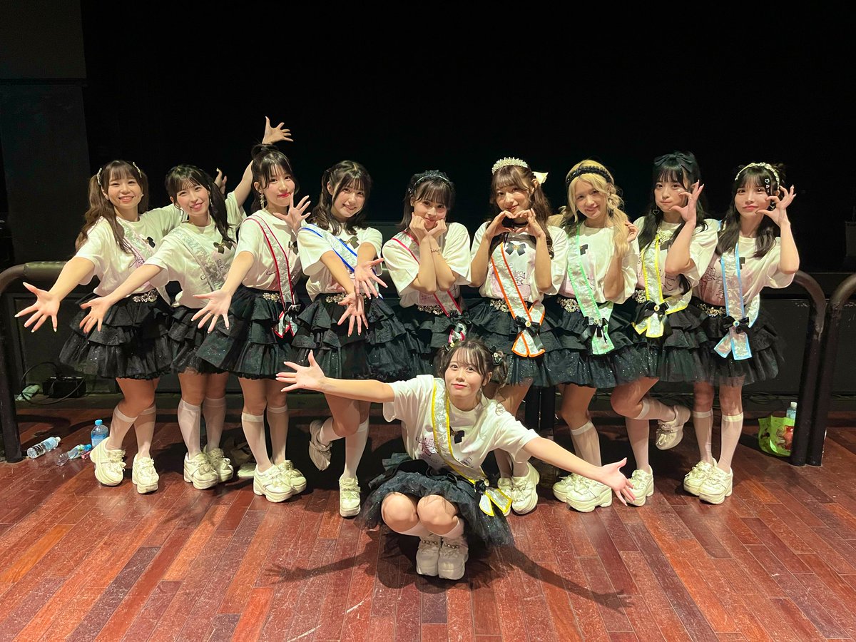 712KnightSKing's tweet image. 最っ高にたのしいライブでした!ライブ中何回も泣きそうになったし、皆の笑顔でめっちゃ元気もらえました(´∀`)✨️
これからも沢山輝いてね!CDデビュー、おめでとう〜👏👏!!
私の推しが最高に可愛くて尊い🙏🏻🙏🏻🙏🏻
#MyDresscode #襷を繋いで