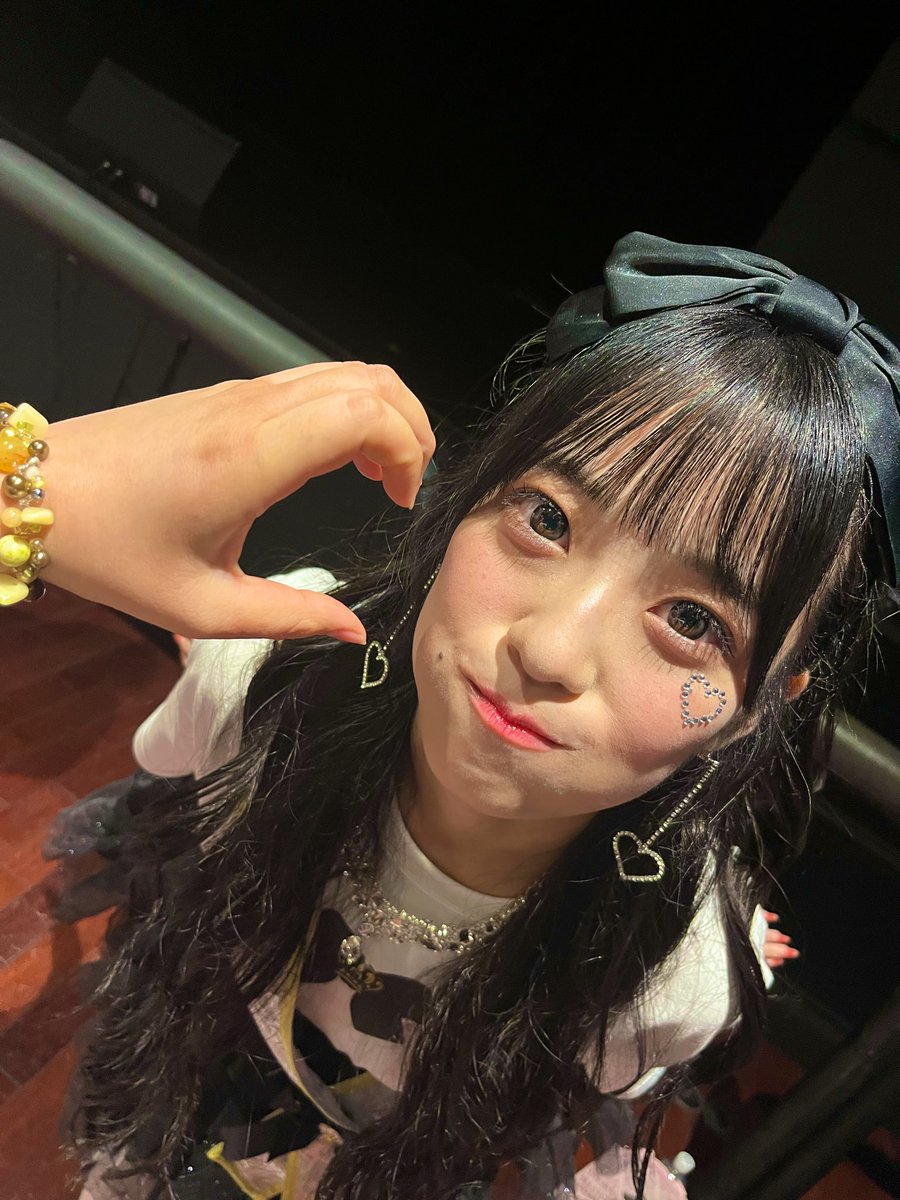 712KnightSKing's tweet image. 最っ高にたのしいライブでした!ライブ中何回も泣きそうになったし、皆の笑顔でめっちゃ元気もらえました(´∀`)✨️
これからも沢山輝いてね!CDデビュー、おめでとう〜👏👏!!
私の推しが最高に可愛くて尊い🙏🏻🙏🏻🙏🏻
#MyDresscode #襷を繋いで