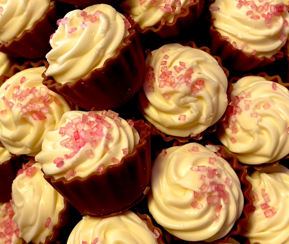 #cupcakes #belgianchocolatecupcakes #luxurychocolate #chocolate #chocolateshop #sweets #sweetshop #traditionalsweetshop #horsforth #yorkshire #townstreethorsforth #topoftownstreethorsforth #leeds #shoplocal #thankyouforshoppinglocal