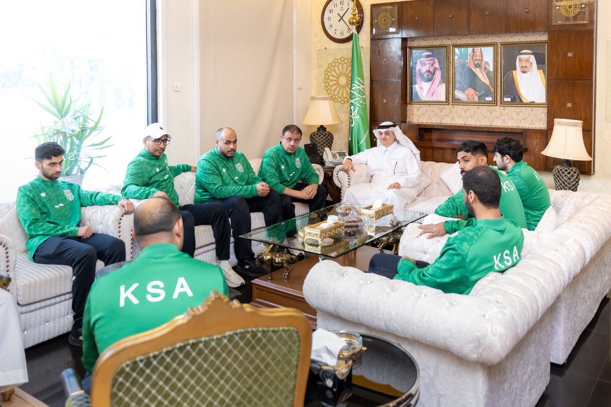 استقبل سعادة ⁧#سفير_خادم_الحرمين_الشريفين⁩ لدى جمهورية باكستان الإسلامية الأستاذ نواف بن سعيد المالكي، وفد ⁧#منتخب_المملكة⁩ لكرة الهدف المشارك في ⁧#بطولة_آسيا_والمحيط_الهادي ⁩، وذلك في مقر السفارة بإسلام آباد، حيث رحب سعادته بأعضاء البعثة وهنأهم على أدائهم المميز، متمنياً