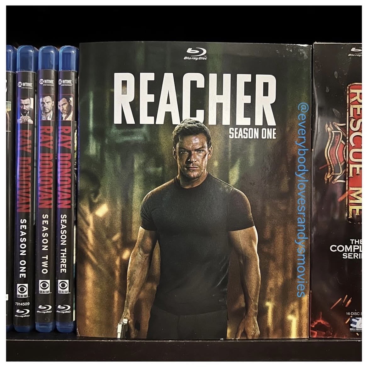 RandysMovies's tweet photo. TV Show: #Reacher: Season 1 (2022)
Starring: #AlanRitchson #MalcolmGoodwin #WillaFitzgerald #HughThompson #ChrisWebster #BruceMcGill #LeslieFray #JonathanKoensgen
Guest Starring/Recurring: #MarcBendavid #WillieCCarpenter #HarveyGuillรฉn #MatthewMarsden #AJSimmons #KristinKreuk #MartinRoach #MariaSten
#BluRay
#CouchPotato
#TVShowCollector
#BluRayCollection
#TVShowCollection
#TVJunkie
#JackReacher
#LeeChilds
#PrimeVideo
#PhysicalMedia
#TVTwitter