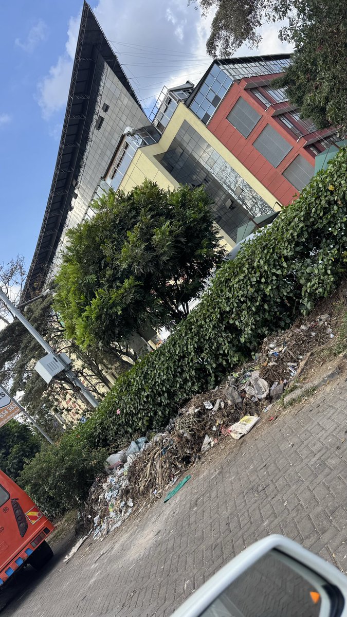 cherrrotich's tweet image. In front of Lavington mall. It’s now a stage (bus terminus) and one big dumping site. The dream to #ReclaimNairobi is slowly fading away. This may just be it. @SakajaJohnson @Environment_Ke