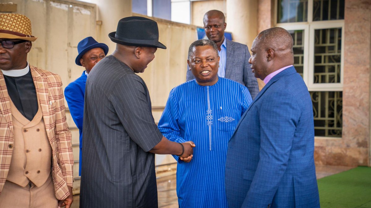 In Abuja today, I met with the leadership of the Christian Association of Nigeria (CAN) to convey President Bola Ahmed Tinubu’s message of peace, partnership, and unity. I emphasized that insecurity in Nigeria is a national challenge, not a religious one. Our government is