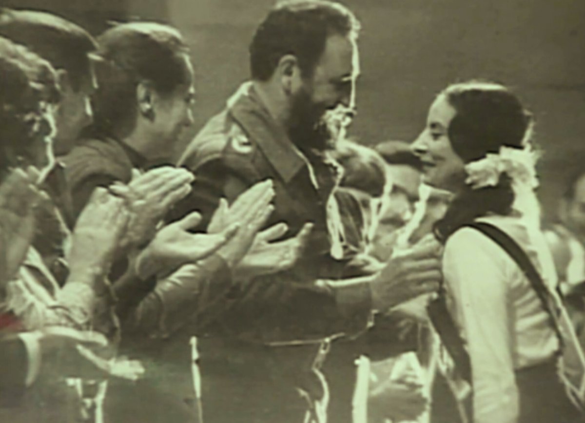 ...uno de los propósitos fundamentales de la Revolución es desarrollar el arte y la cultura, precisamente para que el arte y la cultura lleguen a ser un patrimonio real del pueblo.
#FidelCastro 
#UCMHo #luciaucmhlg #FlorElen2 #HolguínSí #tecnoeducahlg #MINSAPCuba #CubaPorLaVida