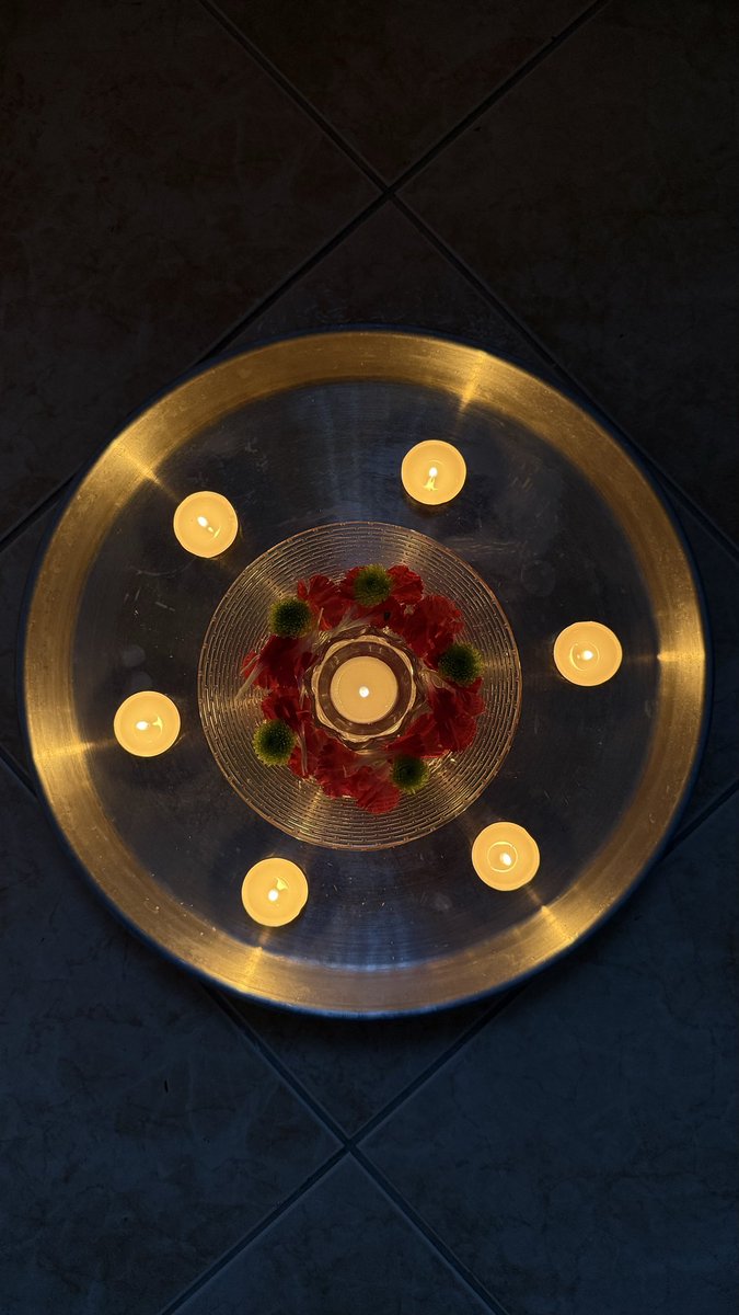 শুভ দীপাবলি। Happy Deepavali.

These bits of light and colour extract the 10% optimist self in my entire being of pessimism. 
May there be light and peace all around.