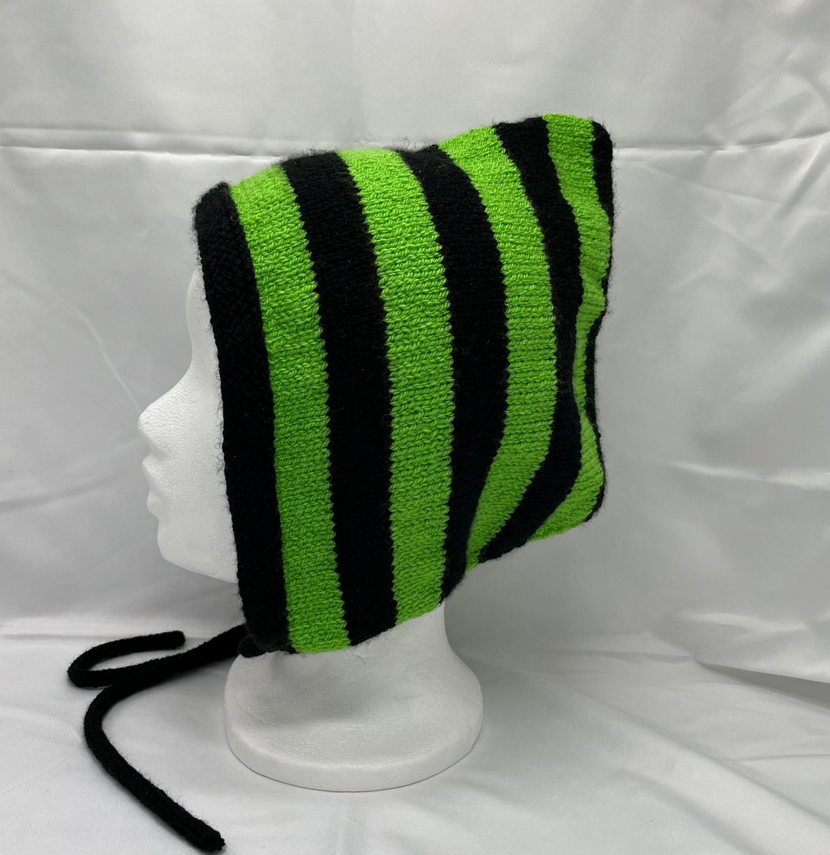 HandKnics (@handknics) on Twitter photo Halloween will soon be upon us! Got your headwear organised yet?
Ghoulish Green, Sassy Pink or Pumpkin Orange pixie hat for you to choose from.
buff.ly/edyBD96 
#mhhsbd #halloween #UKMakers #handmade #CraftBizPart Halloween will soon be upon us! Got your headwear organised yet?
Ghoulish Green, Sassy Pink or Pumpkin Orange pixie hat for you to choose from.
buff.ly/edyBD96 
#mhhsbd #halloween #UKMakers #handmade #CraftBizPart