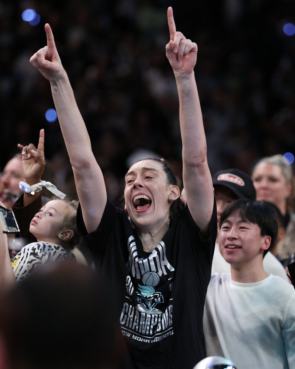 LibertyMusee's tweet image. One year ago today:

The New York Liberty won their first championship 🗽🏆