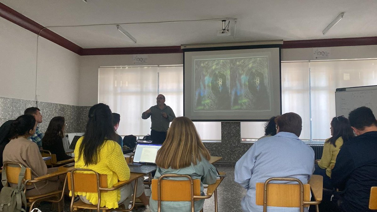CFIE_Avila's tweet image. Hoy en el Centro Santísima Trinidad contamos con Antonio Roura como ponente dentro del seminario evaluación por competencias pueden ser apasionantes. #FormaciónDocente Hoy @CFIE_Avila
@educacyl #FormaciónCyL