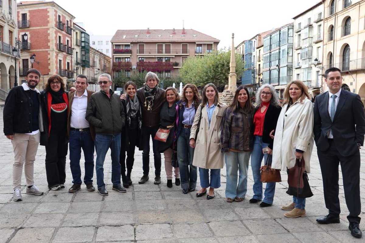 PSOE Castilla y León (@psoe_cyl) on Twitter photo 🌿💜 Mujeres que sostienen el territorio.
Celebramos en Soria una jornada para hablar de la mujer rural, de igualdad real y de cohesión territorial.
Con <a href="/cmmsoria/">Carlos Martínez Mínguez / ❤️</a>, el feminismo será un eje transversal de las políticas públicas de la Junta de Castilla y León.
#AtréveteAlCambio 🌿💜 Mujeres que sostienen el territorio.
Celebramos en Soria una jornada para hablar de la mujer rural, de igualdad real y de cohesión territorial.
Con <a href="/cmmsoria/">Carlos Martínez Mínguez / ❤️</a>, el feminismo será un eje transversal de las políticas públicas de la Junta de Castilla y León.
#AtréveteAlCambio