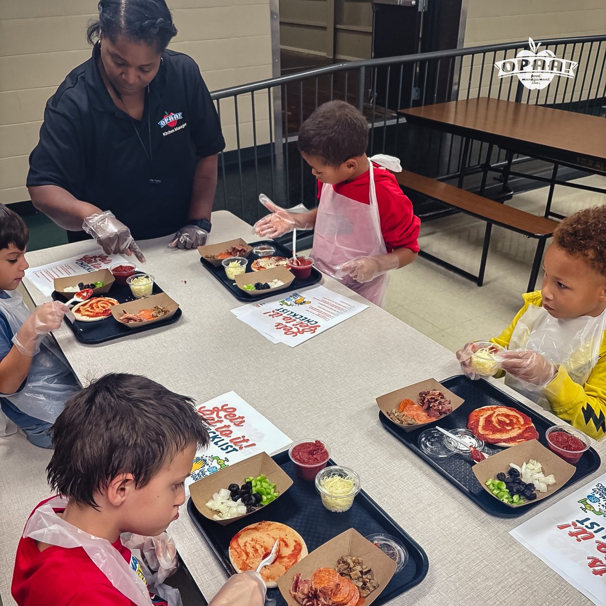 Opaafood's tweet image. We have new Junior Chef’s at Lilbourn Elementary! These kids (and Mrs. Long &amp;amp; Ms. Meredith) enjoyed an afternoon of making mini pizzas with our New Madrid Team while learning about protein!  🍕 #funwithapurpose #maketheirday
