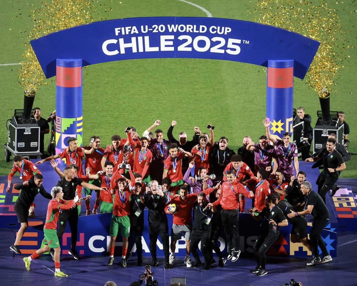 نهنىء الشعب المغربي الشقيق .. ونهنىء جلالة الملك محمد السادس .. ونهنىء كافة الشباب في الوطن العربي بفوز منتخب الشباب المغربي بكأس العالم للشباب .. 
فوز مستحق .. وفرحة عربية .. وأمل يتجدد بكأس العالم لكرة القدم أن يكون عربياً في المستقبل القريب باذن الله .