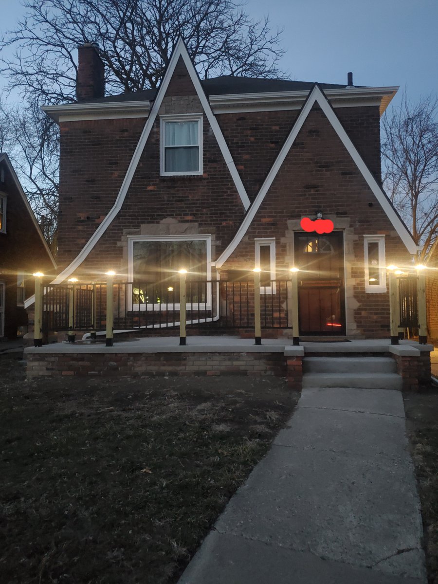 BuildingDet's tweet image. 🏠 Monday Motivation: Another Detroit home brought back to life! 💪✨

From blight to bright — this rehab is proof that every property has potential when someone believes in it. Let’s keep rebuilding, restoring, and reimagining Detroit — one home at a time. 💙 #BuildingDetroit