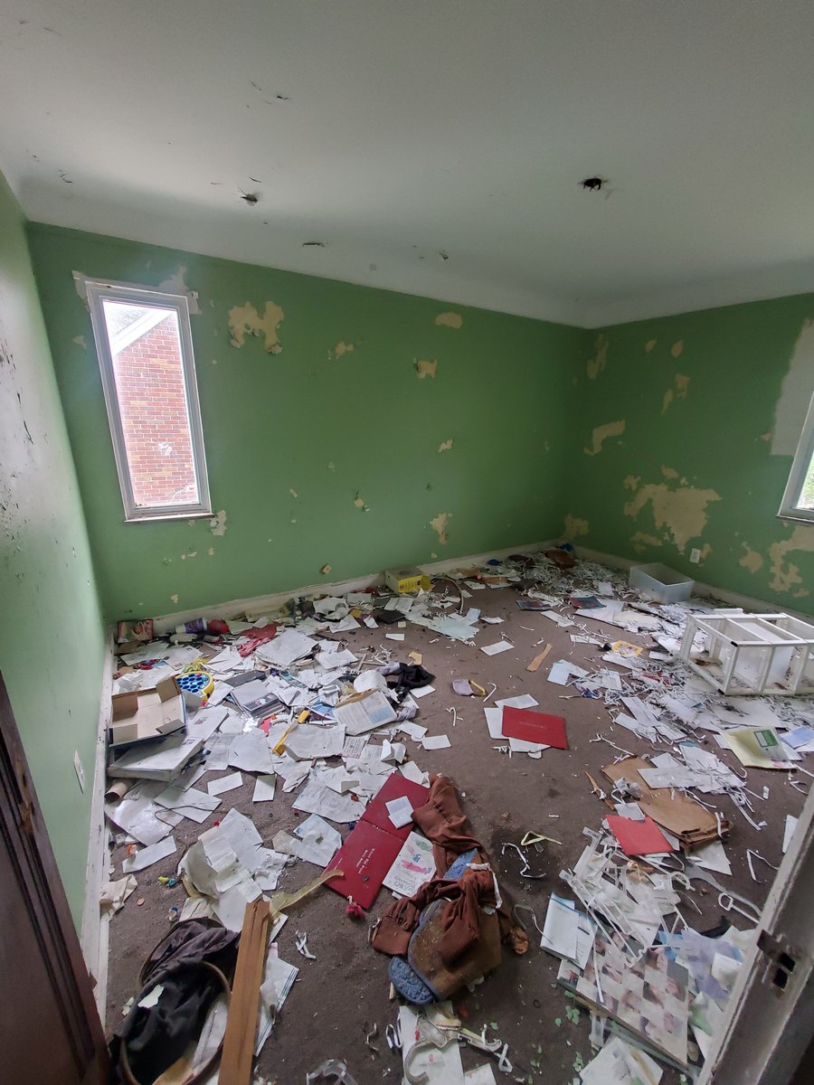 BuildingDet's tweet image. 🏠 Monday Motivation: Another Detroit home brought back to life! 💪✨

From blight to bright — this rehab is proof that every property has potential when someone believes in it. Let’s keep rebuilding, restoring, and reimagining Detroit — one home at a time. 💙 #BuildingDetroit