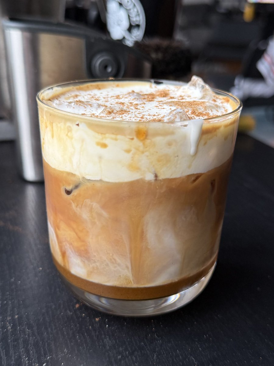 Made a carrot cake syrup this weekend and made this latte w/ a vanilla cream cheese foam.