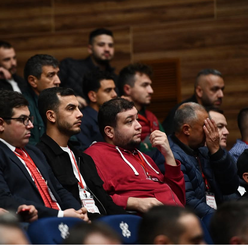 Bugün gerçekleştirilen Balıkesirspor kongresinde görevi devreden Abdullah Bekki başkanımıza verdiği emeklerden dolayı teşekkür eder, yeni seçilen başkanımız Volkan Altınöz’e başarılar dilerim. 
Balıkesirspor’umuzun ligleri emin adımlarla tırmanacağı günlere erişmek umuduyla…