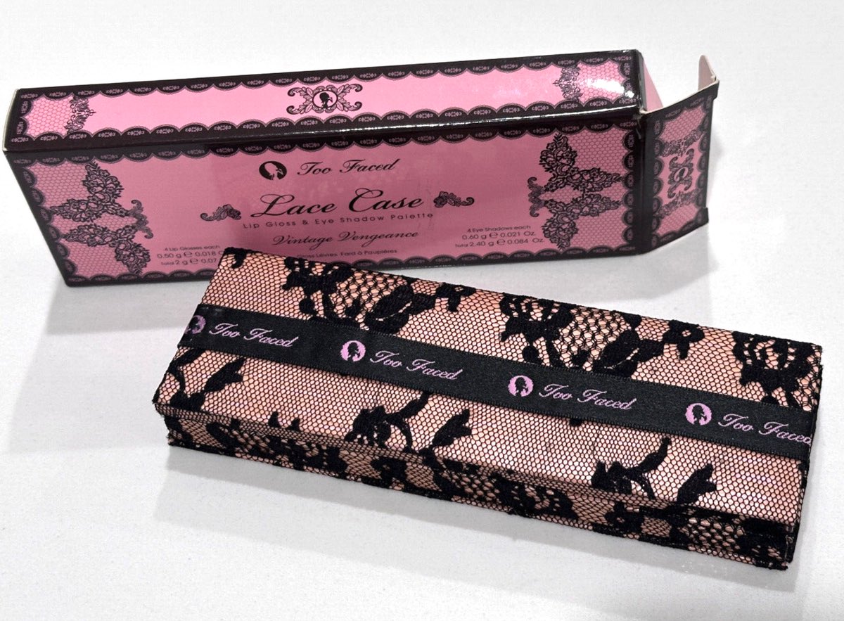 WeWontHeartit's tweet photo. old too faced #feltsomething https://t.co/3vBYTFJGYu