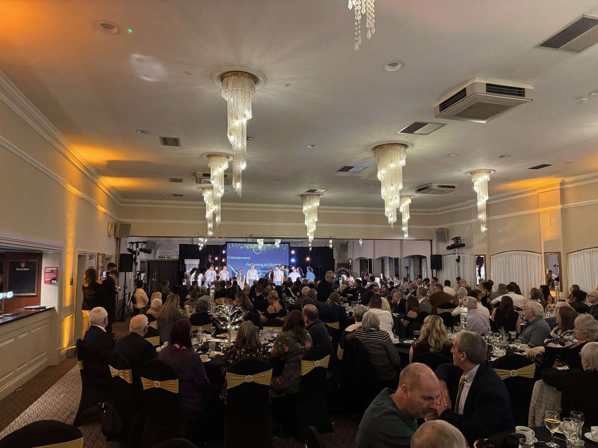 _thomas_jones4's tweet image. Another brilliant evening and opportunity for our Level 3 Business students at TLZ, running the social media at the TVA Awards. A fantastic night watching all the great work within our community. 

Well done to the Coleg Gwent performers too - outstanding⭐️🏆

@JoelMorgan81