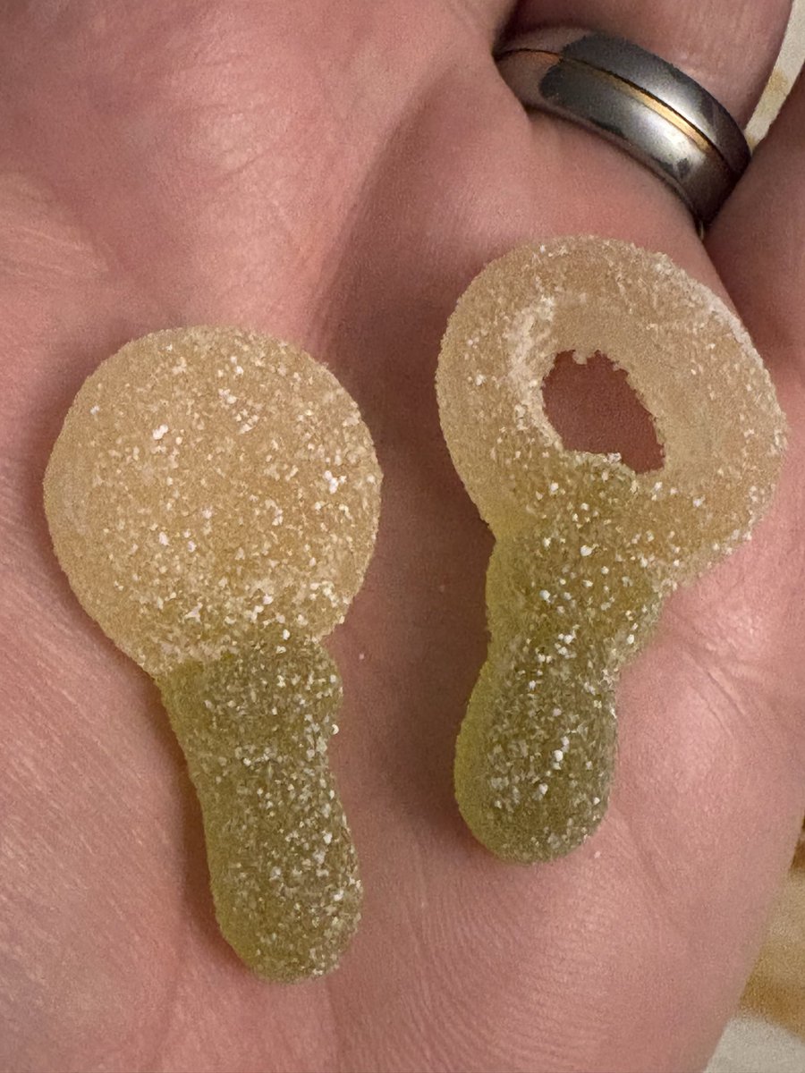 I saw online yesterday that people are stunned to find a certain <a href="/HariboUKI_/">HARIBO UK & IRELAND</a> sweet is a dummy and not a key… I was always in the ‘dummy’ camp but then I found both of these in the same pack today. 🤨😱