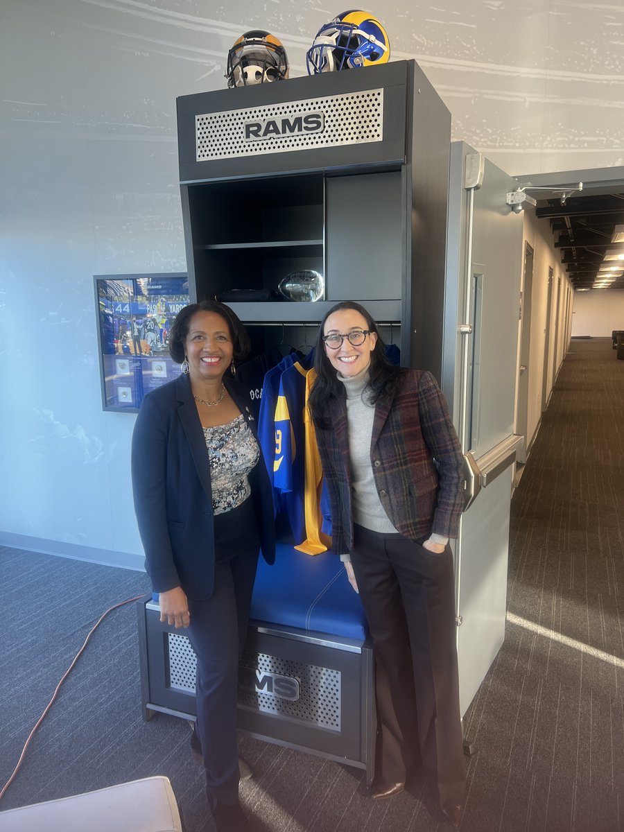 (1/2) Alliance President and CEO Sonya Blake joined Alliance Board Member Maria Camacho of <a href="/RamsNFL/">Los Angeles Rams</a> at the team’s Woodland Hills practice facility for a meeting of <a href="/MayorOfLA/">Mayor Karen Bass</a>'s Valley Advisory Council. 🏈