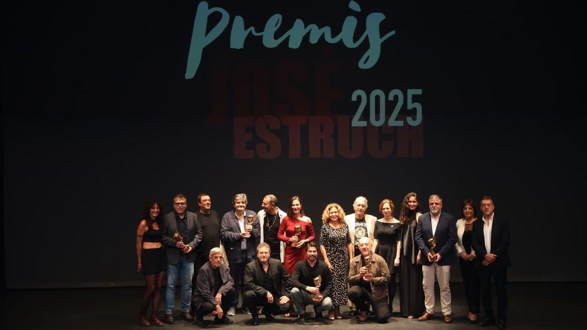 Los Premios Estruch celebran en Alicante la pasión por el teatro informacion.es/cultura/2025/1…