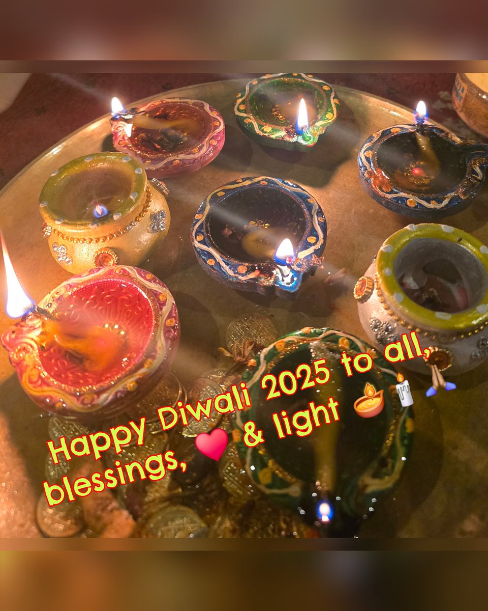 Wishing all a happy Diwali. May your life blessed, full of joy, light and love. 🪔🙏🏽🎆