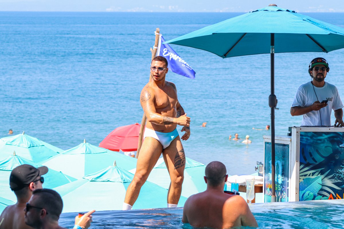 "Dive into the fun and let the good times flow at Mantamar! 💦🌴 #PoolParty"

More Info: 📞 +52 322 222 6260
Reservations: bit.ly/reserve-mbc

#GayTravel #PuertoVallarta #Mantamar