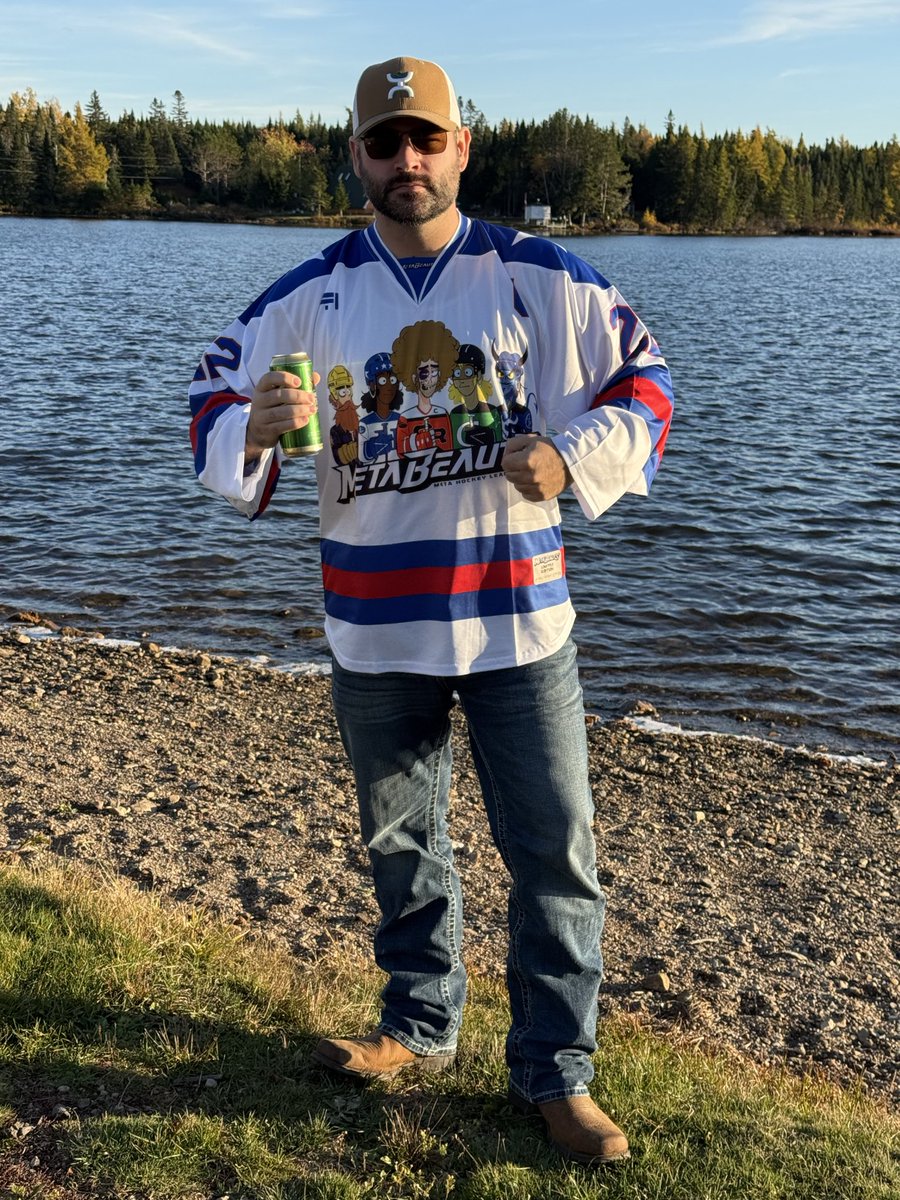 Cody_Code_E's tweet image. Just got my hands on a BEAUTY of a jersey from the @MetaBeauts . Lake hockey in 🇨🇦 gonna be good this year.
Feels like I’m ready to hit the ice and drop the puck! So Let’s clap some shots from the blue line and send er boys 🤝 🏒 🔥 thank you again!