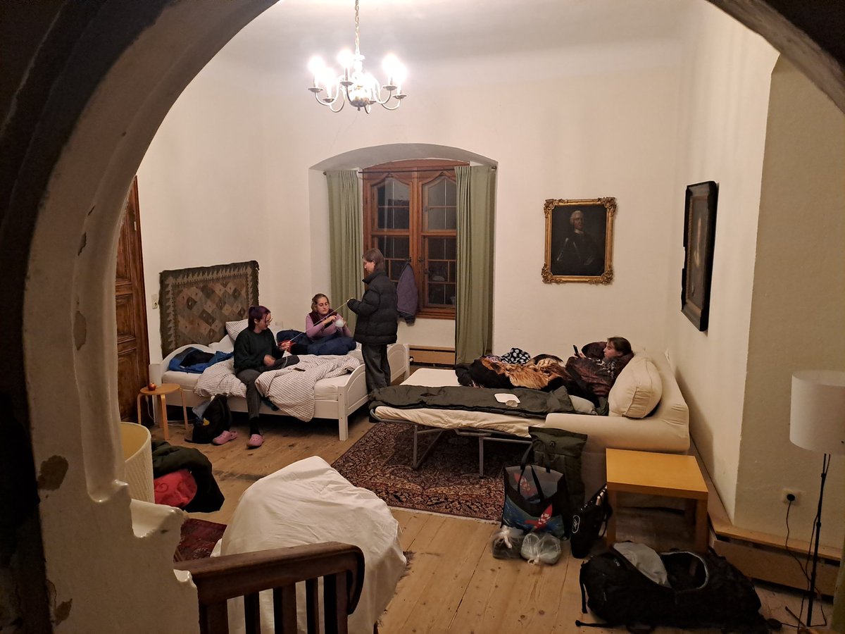 I am staying in a castle for a university project. How cool is that!! Also cute cows 🥹