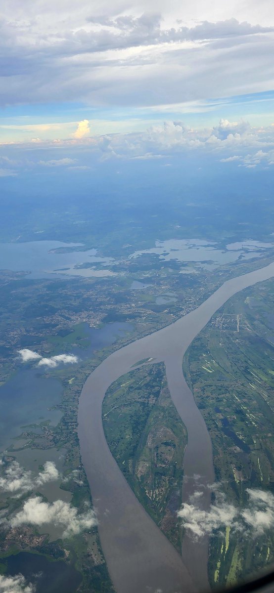 ¿Con esta autopista (Doble Calzada) 🤣🤣 y sin navegabilidad para Colombia ? Esto es absurdo. Este gobierno no sirvió para nada. Colombia reacciona!. 2026