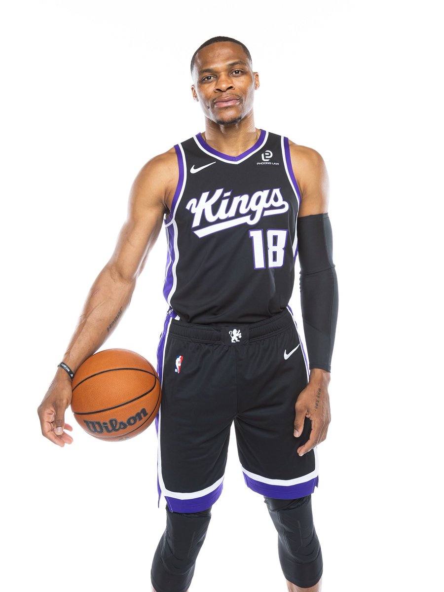 javaisvujuste's tweet image. Russell Westbrook est devenu un joueurs des Sacramento Kings une semaine avant la reprise. Tout les previews US et FR  ont annoncé les kings entre la 10 et 14 place. Quelles excuses vont ils trouver pour expliquer la bonne saison à venir des Kings ?
WESTBROOK YEAR 18⏳️🍿