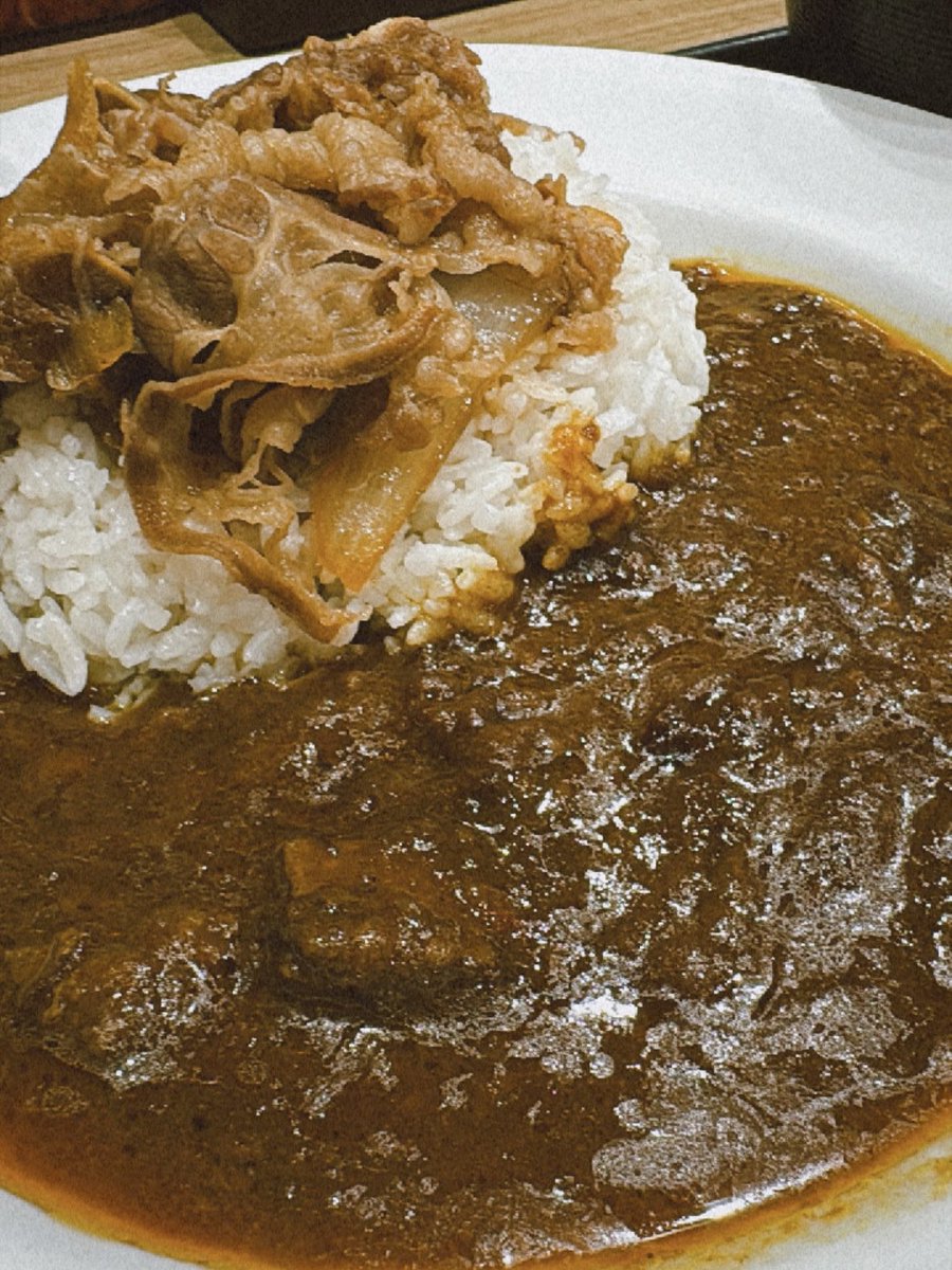 平日呑み明けのカレーうますぎる🍛