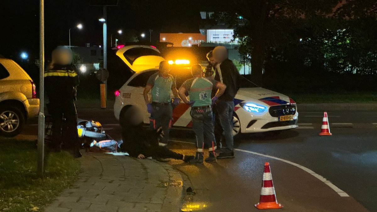 Botsing auto en scooter op Willem Alexanderweg Maastricht