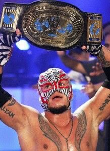 Trucsdecatch's tweet image. Wshhhhh ça date j’ai pas tweet ici
Allez petit sondage :
Qui est le plus grand (en taille) selon vous entre Rey Mysterio et Sourakata ?
Votez dans le tweet d’en bas !