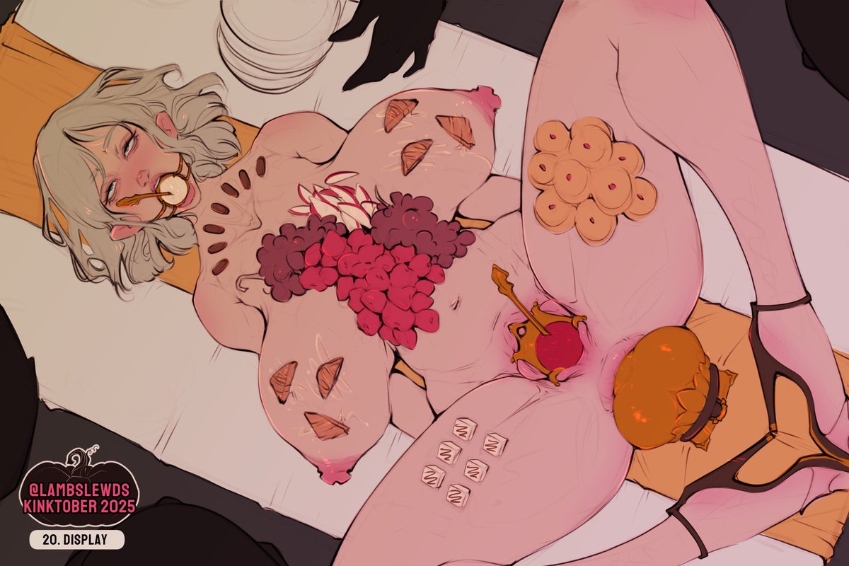 dessert is served 🍰🖤