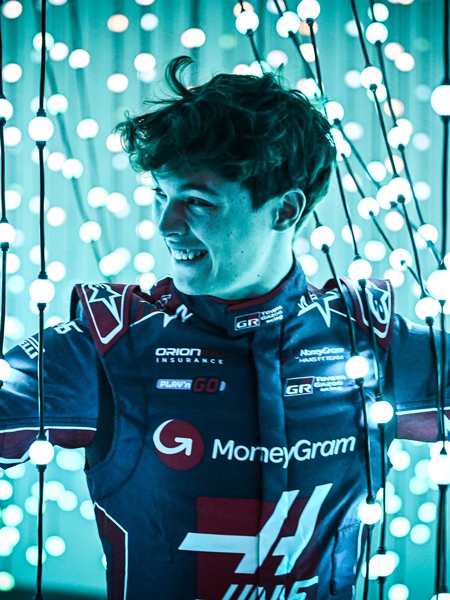 HaasF1Team's tweet image. Who said a photoshoot can’t be fun? ✨😅
#HaasF1 #F1 #USGP
🖼️: Submergence by Squidsoup | @squidsoup @wonderspacesATX @wonderspaces