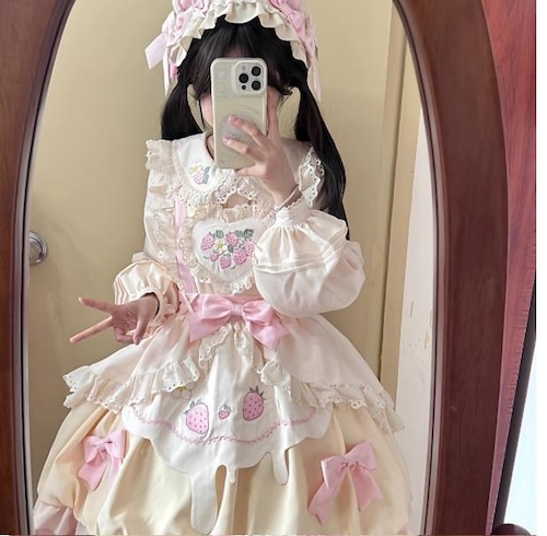 全2カラー　とろけるいちごのセットアップ💖
yamikawagirl.fashionstore.jp/items/122182972