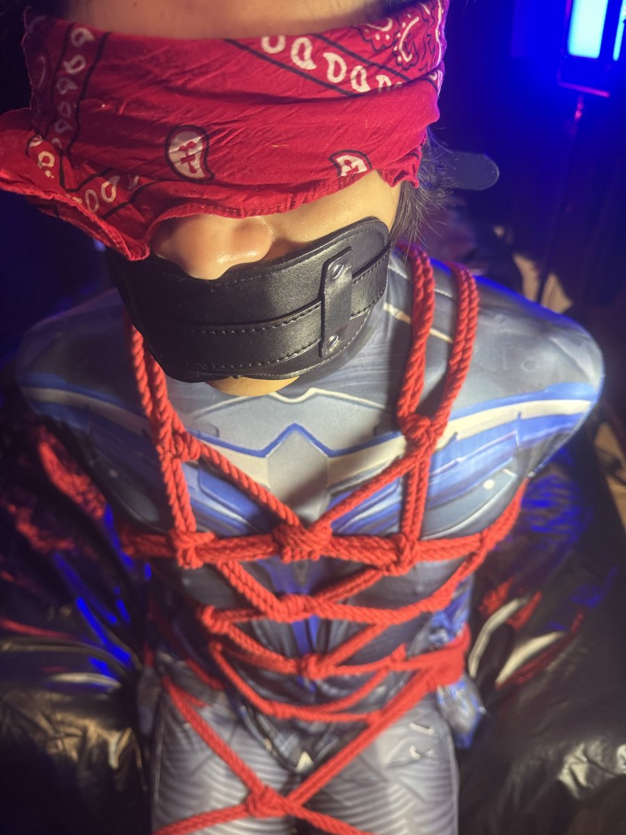 I’ll be in Glasgow from 19th–24th November and looking to meet a few people while I’m there.
Spaces are limited, so get in touch if you want to book a session.

Model : <a href="/octoberrex/">OCTOBERREX 🔜 MIR | Oct 17-20</a>