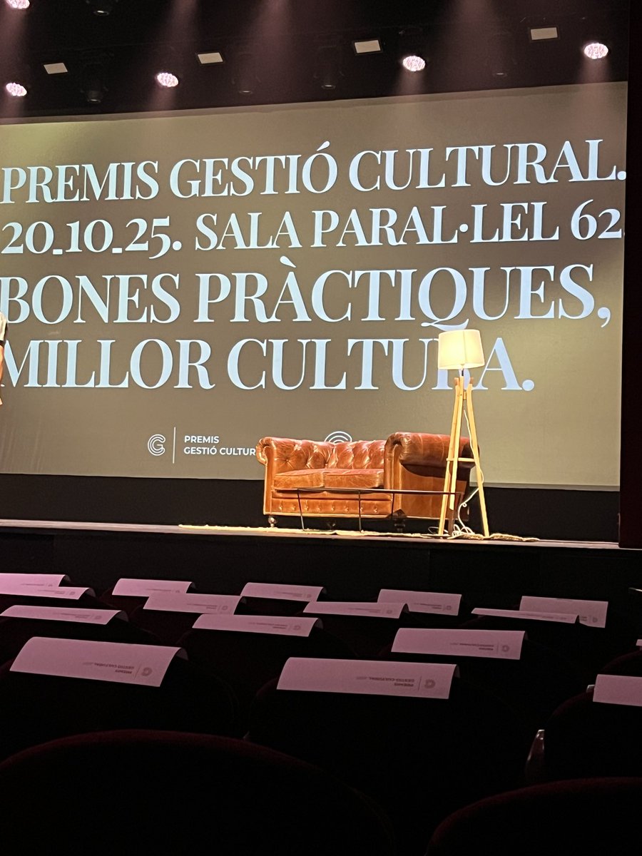 rccampderros's tweet photo. Avui hem posat novament de relleu que cal visibilitzar i defensar la professió de la #gestiócultural 

Cal seguir premiant les bones pràctiques gràcies també al decàleg que hem fet des de l’ @apgcc 

La cultura no s’organitza sola. 

#premisgestiócultural #apgcc https://t.co/Ls1N3TxCOo