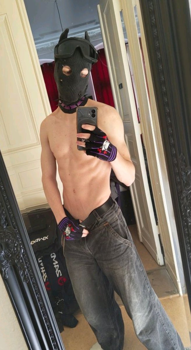 Getting a bit tight down there ._.