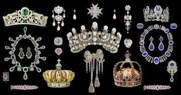 El 1 de Noviembre la mitad de las joyas del Louvre la estrena la Asunción Gloriosa y la otra parte la Esperanza de Triana.

No tengo pruebas pero tampoco dudas.