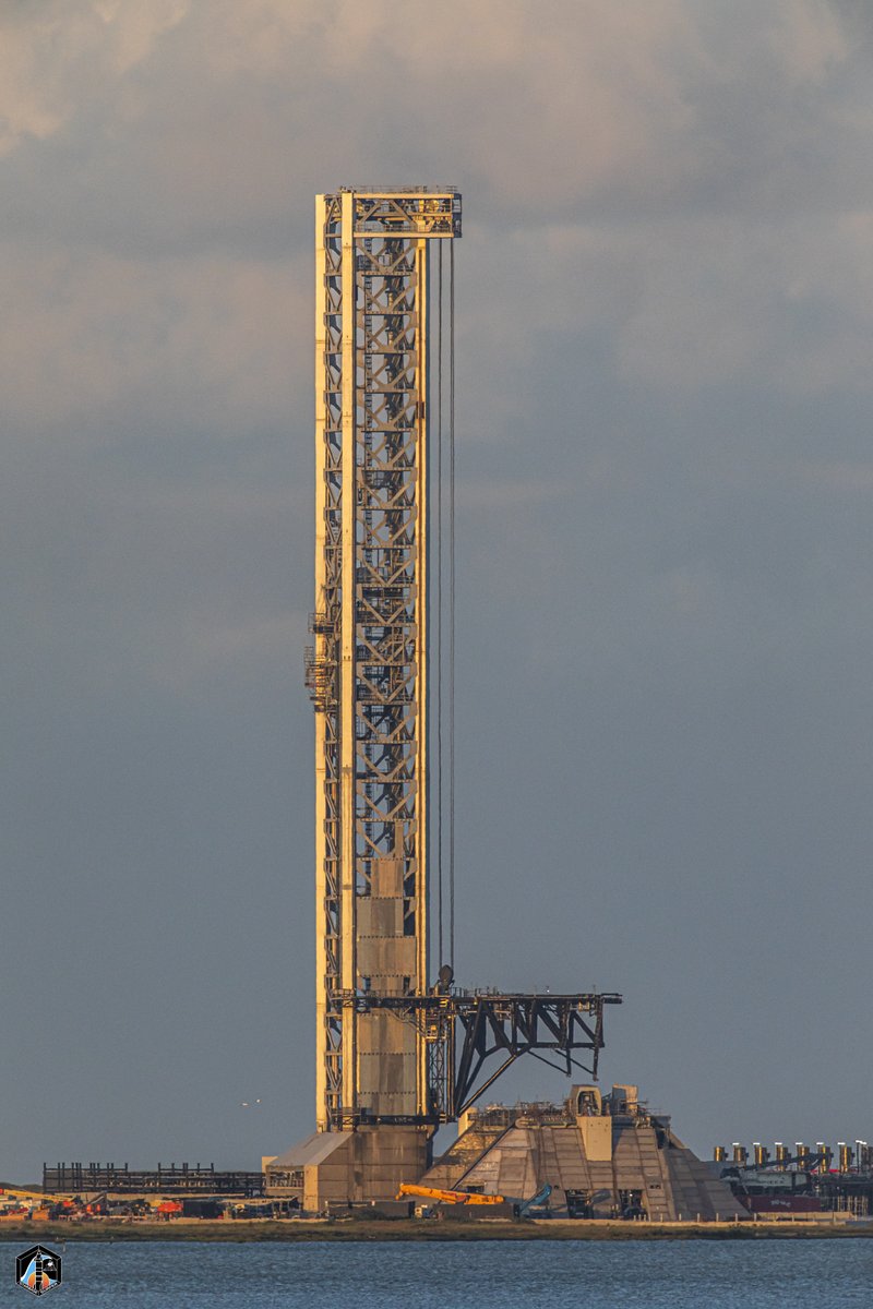 Starbase Surfer tweet media