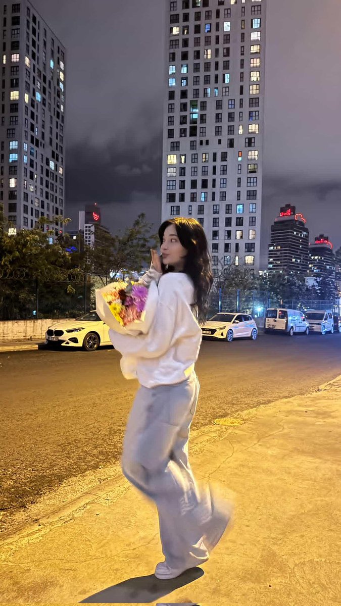 İyiki doğdun bebeğim iyiki varsın iyiki tanımışım seni başarılarını duruşunu,ortaya koyduğn karakterini, sevinçlerini,hüzünlerini,hayatın sana getirdiklerni görmek şahit olmak çok özel.Yeni yaşında sana yeni sürprizler güzellikler getirir umarım🫶🏻 Seni çok seviyorum!🤍#nihlekopan