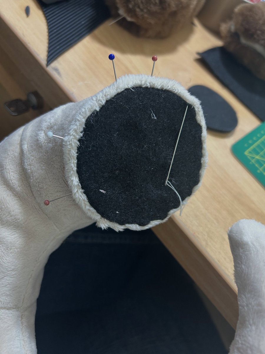 AlphasRedMoon's tweet image. The good thing about preparing some horns is that I will never lose the needle with these magnets installed. 🐺🪡🧵🇨🇭🐾🦊

#fursuit #fursuiter #fursuitmaker #fursuiting #fursuitwip #fur #furryfandom #furrys #furryswiss #alphasredmoon #commission #furries #furries4life #furrypride