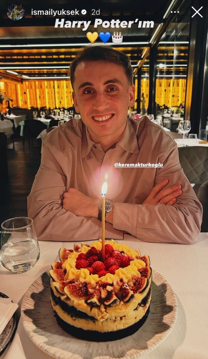 BAYRAKLAR YARIYA İNDİ