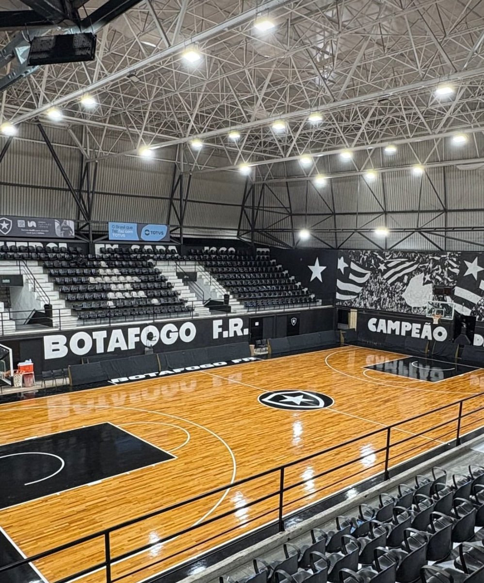 🤩🏀| O novo piso do ginásio Oscar Zelaya está SENSACIONAL. Hoje (20), o Botafogo estreia no NBB contra o Fortaleza, às 20h, em General Severiano. 

Transmissão ao vivo na Botafogo TV.